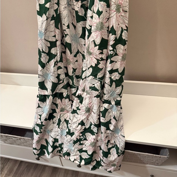 Floral Green and White Women's Dress - Picture 2 of 6